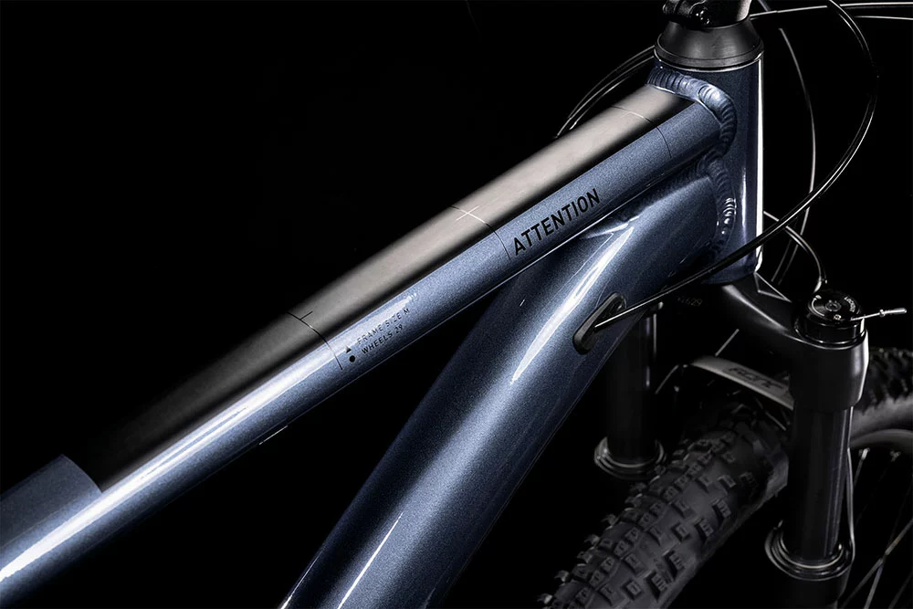 Cube Attention Indigoblack´n´black 2 Cube Attention Indigoblack´n´black – Bild 2