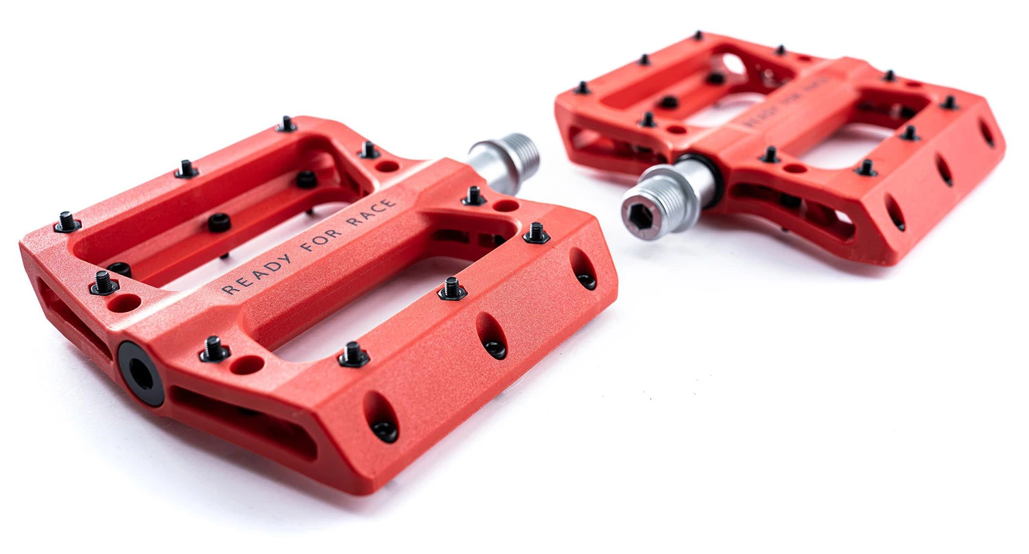 Titelseite -Cube Fahrradladen RFR ETP Flat Plattformpedalered 14136 b