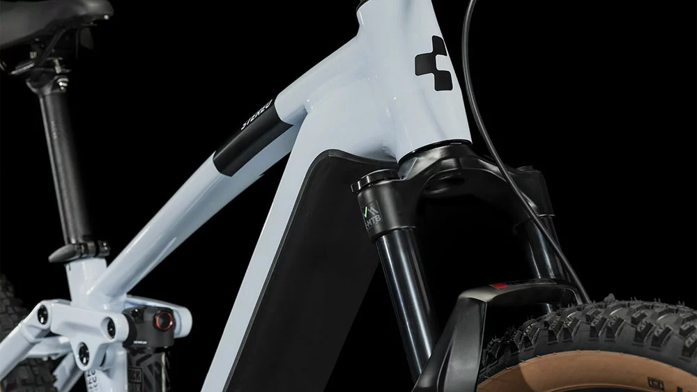 Cube Stereo Hybrid 120 Pro 750 Flashwhite´n´black 6 Cube Stereo Hybrid 120 Pro 750 Flashwhite´n´black – Bild 6